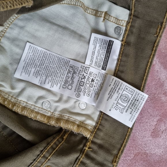 Levi's 514 straight leg pant olive green Size W29/L32 New With Tags - Picture 9 of 10